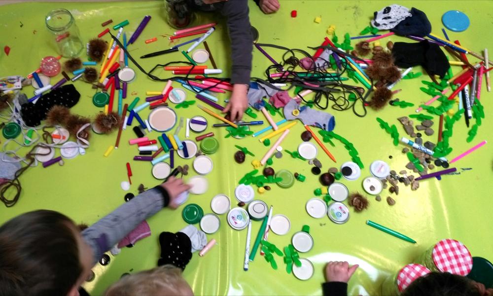 Art à 'école enfants et arts plastiques